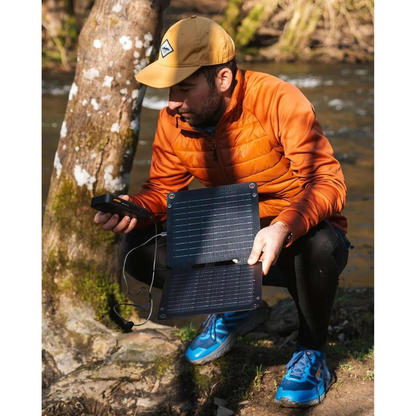 Xtorm SolarBooster 14W - Gen24 Outdoor Action